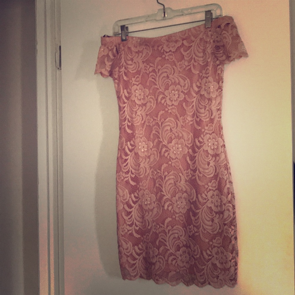 Rose Lace Off-the-Shoulder Bodycon Dress